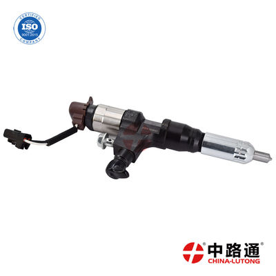 Common Rail Diesel Fuel Injector 095000-7050 0950007050 D25-001-900 D25001900 for KOMATSU 