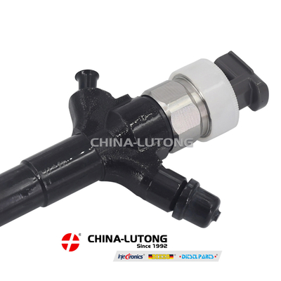 high quality injector for Denso Injector 095000-5600 for Mitsubishi 4d56 Triton L200 1465A041 1465A257 Excavator Engine Parts Injector